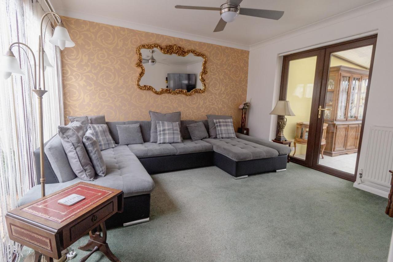 Palm Bay'S Luxury Bungalow - Self Check In & Parking Villa Маргейт Екстериор снимка